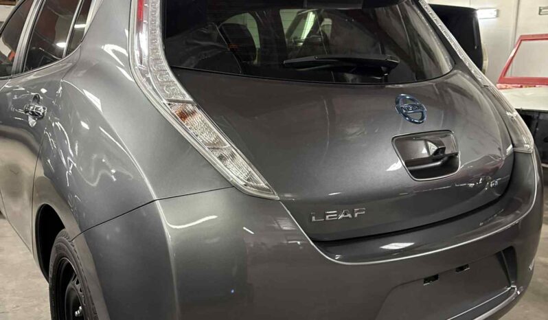 
								New 2014 Nissan Leaf full									