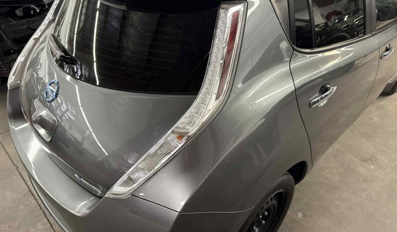 
								New 2014 Nissan Leaf full									